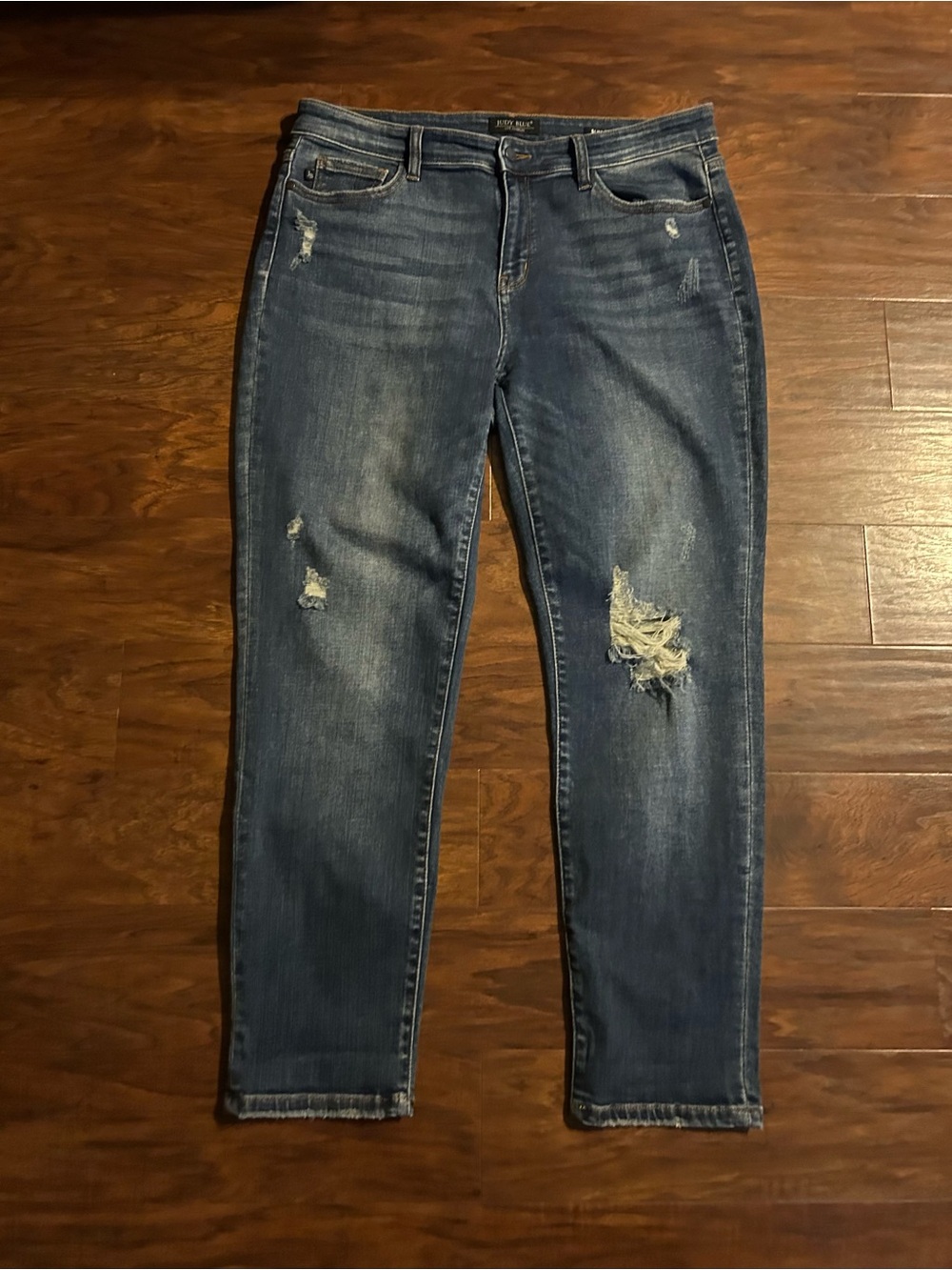 Judy Blue Women’s Size 15/32 Slim Fit Distressed Jeans